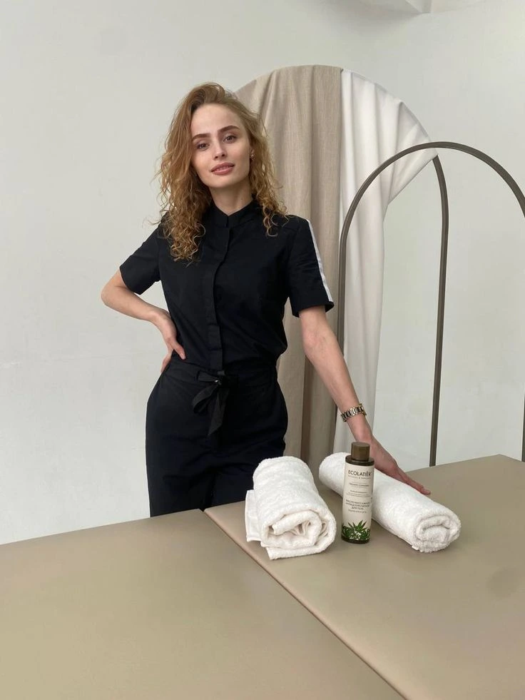 female spa therapist in delhi ncr